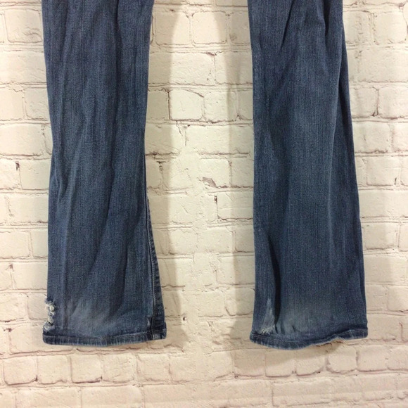 Junior’s Red Rivet Distressed Medium Wash Denim Blue Jeans - Size 5 - Picture 7 of 10